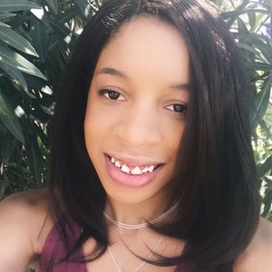 Meet your Posher, Tiara